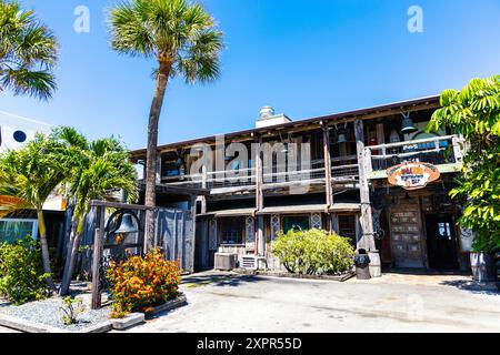 Esterno del Waldo's Restaurant and Bar presso lo storico Driftwood Resort, vero Beach, Florida, USA Foto Stock