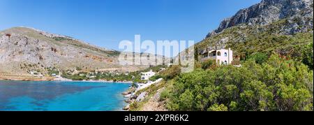 Arginóntas con spiaggia e roccia nella valle dell'Arginonta sull'isola di Kalymnos (Kalimnos) in Grecia Foto Stock