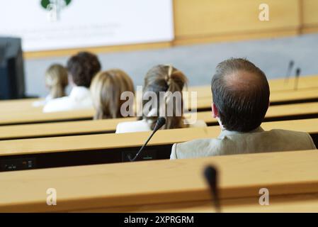 Adulti, adulti, vista posteriore, affari, uomo d'affari, uomini d'affari, uomini d'affari, uomini d'affari, donne d'affari, colore, colore, Companion, Foto Stock