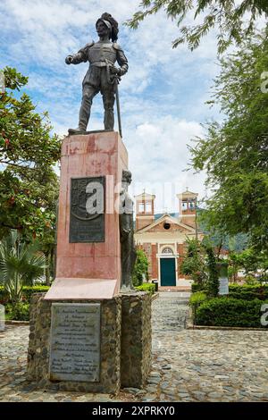 Monumento alla corsa, statua di Mariscal Jorge Robledo, Parque Martinez Pardo Park, Santa Fe de Antioquia, dipartimento di Antioquia, Colombia. Foto Stock