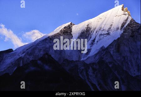 Picos Bhagirathi Parbat (6856m.). Himalaya Garhwal. Uttar Pradesh. India. Foto Stock