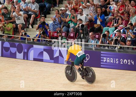 Parigi, Francia. 7 agosto 2024. PARIGI, FRANCIA - 7 AGOSTO: Matthew Richardson dell'Australia reagisce dopo aver gareggiato nelle qualificazioni Sprint maschili durante il giorno 12 del Ciclismo - pista - Giochi Olimpici Parigi 2024 al Velodromo di Saint-Quentin-en-Yvelines il 7 agosto 2024 a Parigi, Francia. (Foto di Joris Verwijst/Agenzia BSR) credito: Agenzia BSR/Alamy Live News Foto Stock