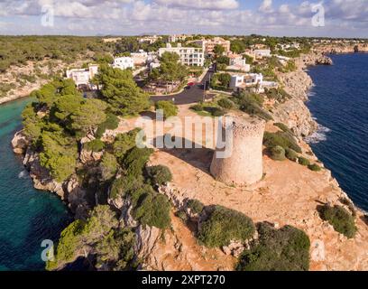 Torre di Cala Pi, XVI secolo, utilizzata per difendere l'ingresso della baia, cala Pi, Maiorca, isole baleari, spagna, europa. Foto Stock