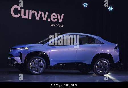 Mumbai, India. 7 agosto 2024. Tata Curvv EV SUV coupé viene mostrata durante il lancio. Credito: SOPA Images Limited/Alamy Live News Foto Stock