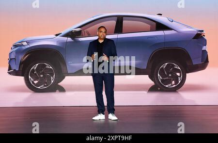 Mumbai, India. 7 agosto 2024. Shailesh Chandra, Managing Director, Tata Passenger Vehicles Limited e Tata Passenger Electric Mobility Limited intervengono al lancio della Tata Curvv EV SUV coupé. Credito: SOPA Images Limited/Alamy Live News Foto Stock