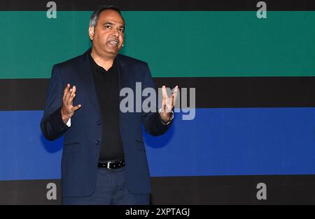 Mumbai, India. 7 agosto 2024. Shailesh Chandra, Managing Director, Tata Passenger Vehicles Limited e Tata Passenger Electric Mobility Limited intervengono al lancio della Tata Curvv EV SUV coupé. (Foto di Ashish Vaishnav/SOPA Images/Sipa USA) credito: SIPA USA/Alamy Live News Foto Stock