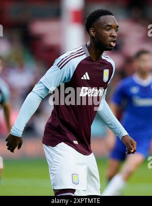 Walsall, Regno Unito. 7 agosto 2024. Lamare Bogarde dell'Aston Villa durante la partita amichevole pre-stagionale allo stadio Bescot, Walsall. Il credito per immagini dovrebbe essere: Andrew Yates/Sportimage Credit: Sportimage Ltd/Alamy Live News Foto Stock