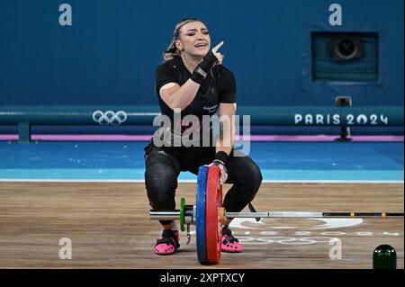 Parigi, fra. 7 agosto 2024. Mihaela Valentina Cambei del Team Romania reagisce durante la Divisione pesi femminile 49 kg il dodicesimo giorno dei Giochi Olimpici 2024 a Parigi, alla South Paris Arena, 7 agosto 2024, Parigi, Francia. (Foto di Anthony Behar/Sipa USA) credito: SIPA USA/Alamy Live News Foto Stock