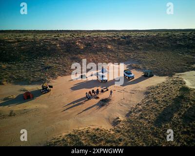 Campeggio sulla linea QAA, Simpson Desert, Outback Queensland, Australia Foto Stock