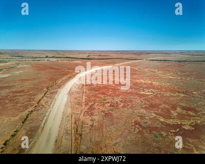 Gibber Plain e Birdsville Developmental Road, vicino a Betoota, nell'entroterra del Queensland, Australia Foto Stock