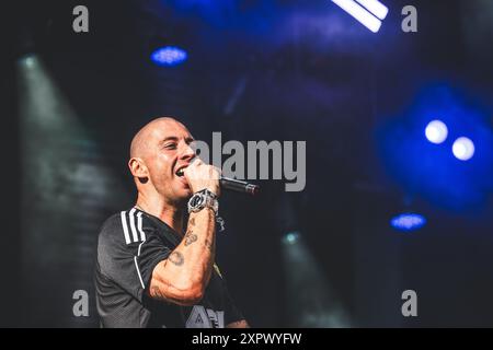 Skanderborg, Danimarca. 7 agosto 2024. Il cantante, cantautore e rapper inglese esempio esegue un concerto dal vivo durante il festival musicale danese SmukFest 2024 a Skanderborg. Credito: Gonzales Photo/Alamy Live News Foto Stock