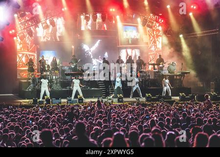 Skanderborg, Danimarca. 7 agosto 2024. La cantante e rapper nigeriana Burna Boy esegue un concerto dal vivo durante il festival musicale danese SmukFest 2024 a Skanderborg. Credito: Gonzales Photo/Alamy Live News Foto Stock