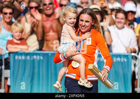 Marsiglia, Francia. 7 agosto 2024. MARSIGLIA, FRANCIA - 7 AGOSTO: Marit Bouwmeester dei Paesi Bassi gareggia nella gara della medaglia Dinghy femminile durante l'11° giorno della vela - Giochi Olimpici di Parigi 2024 a Marsiglia Marina il 7 agosto 2024 a Marsiglia, Francia. (Foto di ICON Sport/Agenzia BSR) credito: Agenzia BSR/Alamy Live News Foto Stock