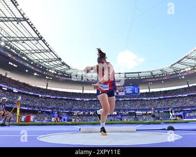 Parigi, Francia. 8 agosto 2024. Jessica Schilder dei Paesi Bassi gareggia durante il tiro femminile piazzando la qualifica di atletica leggera ai Giochi Olimpici di Parigi 2024, in Francia, 8 agosto 2024. Crediti: Canzone Yanhua/Xinhua/Alamy Live News Foto Stock