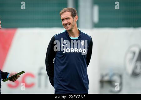 Fussball, Bundesliga, Herren, Training SC Freiburg - Freiburgs Trainer Julian Schuster *** calcio, Bundesliga, uomini, allenamento SC Freiburg Freiburg allenatore Julian Schuster Copyright: xFinleyxMörchx Foto Stock