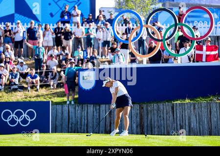 PARIGI, FRANCIA - 8 AGOSTO: Emily K Pedersen del Team Denmark gareggia nella corsa individuale femminile durante il giorno 13 del Golf - Giochi Olimpici Parigi 2024 a le Golf National l'8 agosto 2024 a Parigi, Francia. (Foto di Rene Nijhuis/BSR Agency) Foto Stock