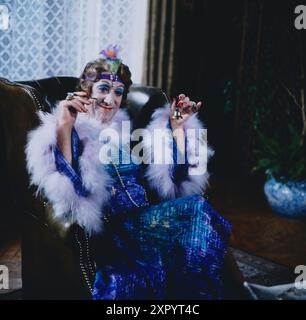Welle Wahnsinn, deutsche TV serie, ZDF, 1983, Szene: Dieter Hallervorden als Lady Appletree Foto Stock
