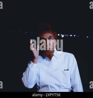 Welle Wahnsinn, deutsche TV serie, ZDF, 1983, Szene: Dieter Hallervorden als Arzt Foto Stock