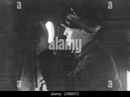 Effettivo 5- 1948: Sgombero della neve sulla ferrovia di Bergen. La ferrovia di Bergen, una delle ferrovie più importanti della Norvegia, raggiunge il suo punto più alto appena ad ovest di Finse, a 1301 metri sul livello del mare. Il vento e la neve all'unisono qui fanno sì che non sia sempre una cosa da tenere aperta questa pista in inverno. Foto: Sverre A. Børretzen / Aktuell / NTB ***la foto non viene elaborata*** questo testo immagine viene tradotto automaticamente questo testo immagine viene tradotto automaticamente questo testo immagine viene tradotto automaticamente Foto Stock