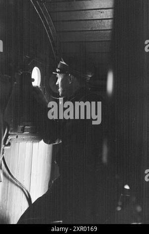 Effettivo 5- 1948: Sgombero della neve sulla ferrovia di Bergen. La ferrovia di Bergen, una delle ferrovie più importanti della Norvegia, raggiunge il suo punto più alto appena ad ovest di Finse, a 1301 metri sul livello del mare. Il vento e la neve all'unisono qui fanno sì che non sia sempre una cosa da tenere aperta questa pista in inverno. Foto: Sverre A. Børretzen / Aktuell / NTB ***la foto non viene elaborata*** questo testo immagine viene tradotto automaticamente questo testo immagine viene tradotto automaticamente questo testo immagine viene tradotto automaticamente Foto Stock