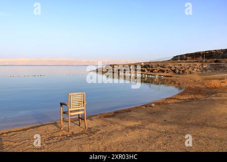 La spiaggia del mare morto a Sweimeh, Swemeh in Giordania Foto Stock