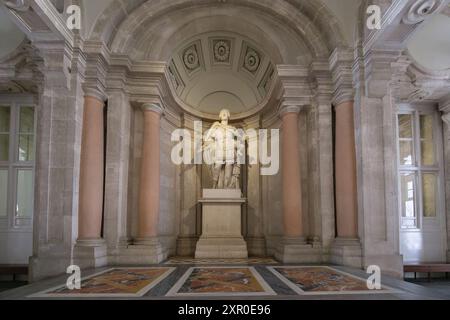 Madrid, Spagna. 8 agosto 2024. Vista interna del Palazzo reale di Madrid, in stile barocco, dal 1750, a Madrid, 8 agosto, 2024, Spagna credito: SIPA USA/Alamy Live News Foto Stock