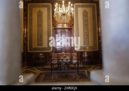 Madrid, Spagna. 8 agosto 2024. Vista interna del Palazzo reale di Madrid, in stile barocco, dal 1750, a Madrid, 8 agosto, 2024, Spagna credito: SIPA USA/Alamy Live News Foto Stock