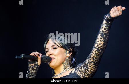 Copenaghen, Danimarca. 8 agosto 2024. British Kenya Grace sul palco Over the Sea durante il festival musicale South of the Sun a Valbyparken giovedì 8 agosto 2024. (Foto: Torben Christensen/Scanpix 2024) credito: Ritzau/Alamy Live News Foto Stock