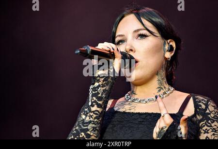 Copenaghen, Danimarca. 8 agosto 2024. British Kenya Grace sul palco Over the Sea durante il festival musicale South of the Sun a Valbyparken giovedì 8 agosto 2024. (Foto: Torben Christensen/Scanpix 2024) credito: Ritzau/Alamy Live News Foto Stock