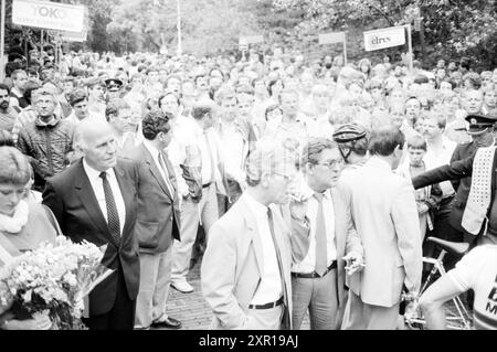 Tour in bicicletta Kopje van Bloemendaal, Ciclismo, Bloemendaal, 11-07-1984, Whizgle Dutch News: Immagini storiche su misura per il futuro. Esplora il passato dei Paesi Bassi con prospettive moderne attraverso le immagini delle agenzie olandesi. Colmare gli eventi di ieri con gli approfondimenti di domani. Intraprendi un viaggio senza tempo con storie che plasmano il nostro futuro. Foto Stock