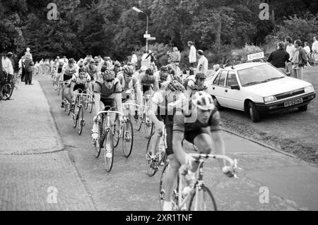 Tour in bicicletta Kopje van Bloemendaal, Ciclismo, Bloemendaal, Hoge Duin en Daalseweg, 08-07-1987, Whizgle Dutch News: Immagini storiche su misura per il futuro. Esplora il passato dei Paesi Bassi con prospettive moderne attraverso le immagini delle agenzie olandesi. Colmare gli eventi di ieri con gli approfondimenti di domani. Intraprendi un viaggio senza tempo con storie che plasmano il nostro futuro. Foto Stock