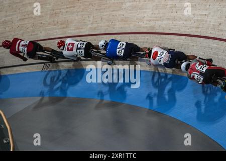 Parigi, Francia. 8 agosto 2024. La gara durante la gara di ciclismo omnium alle Olimpiadi 2024, giovedì 8 agosto 2024, a Parigi, Francia. (Foto di Gian Mattia D'Alberto/LaPresse) credito: LaPresse/Alamy Live News Foto Stock