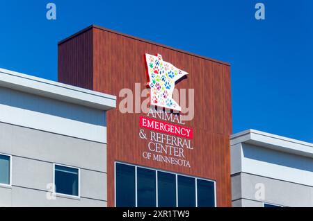 WOODBURY, Minnesota, Stati Uniti d'America - 14 APRILE 2024: Animal Emergency and Referral Center of Minnesota and trademark logo. Foto Stock