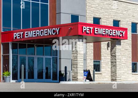 WOODBURY, Minnesota, Stati Uniti d'America - 14 APRILE 2024: Animal Emergency and Referral Center of Minnesota and trademark logo. Foto Stock