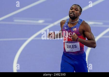 Parigi, Francia. 8 agosto 2024. PARIGI, FRANCIA - 8 AGOSTO: Noah Lyles degli Stati Uniti gareggia nella finale maschile dei 200 m durante il 13° giorno di atletica leggera - Giochi Olimpici Parigi 2024 allo Stade de France l'8 agosto 2024 a Parigi, Francia. (Foto di /Orange Pictures) credito: Orange Pics BV/Alamy Live News Foto Stock