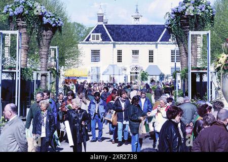 Casa e giardino, trambusto, Velsen, Velsen, 06-05-1997, Whizgle Dutch News: immagini storiche su misura per il futuro. Esplora il passato dei Paesi Bassi con prospettive moderne attraverso le immagini delle agenzie olandesi. Colmare gli eventi di ieri con gli approfondimenti di domani. Intraprendi un viaggio senza tempo con storie che plasmano il nostro futuro. Foto Stock