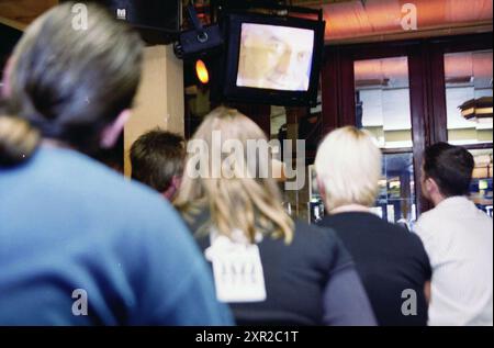 Attacco a PIM Fortuyn studio Haarlem, Haarlem, Paesi Bassi, 05-05-2002, Whizgle Dutch News: Immagini storiche su misura per il futuro. Esplora il passato dei Paesi Bassi con prospettive moderne attraverso le immagini delle agenzie olandesi. Colmare gli eventi di ieri con gli approfondimenti di domani. Intraprendi un viaggio senza tempo con storie che plasmano il nostro futuro. Foto Stock