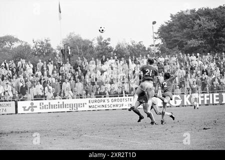 Football Telstar - "ospiti", 00-00-1973, Whizgle Dutch News: Immagini storiche su misura per il futuro. Esplora il passato dei Paesi Bassi con prospettive moderne attraverso le immagini delle agenzie olandesi. Colmare gli eventi di ieri con gli approfondimenti di domani. Intraprendi un viaggio senza tempo con storie che plasmano il nostro futuro. Foto Stock