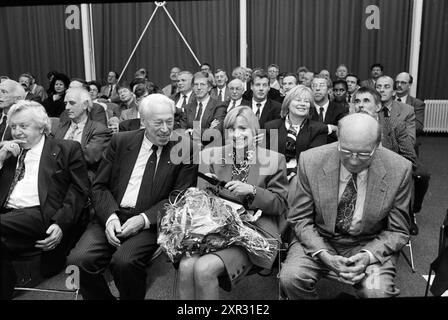 Presentazione Ufficio Provinciale del turismo Olanda settentrionale, 20-10-1993, Whizgle Dutch News: Immagini storiche su misura per il futuro. Esplora il passato dei Paesi Bassi con prospettive moderne attraverso le immagini delle agenzie olandesi. Colmare gli eventi di ieri con gli approfondimenti di domani. Intraprendi un viaggio senza tempo con storie che plasmano il nostro futuro. Foto Stock