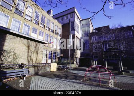 External Household School, Haarlem, Paesi Bassi, 15-01-2002, Whizgle Dutch News: Immagini storiche su misura per il futuro. Esplora il passato dei Paesi Bassi con prospettive moderne attraverso le immagini delle agenzie olandesi. Colmare gli eventi di ieri con gli approfondimenti di domani. Intraprendi un viaggio senza tempo con storie che plasmano il nostro futuro. Foto Stock