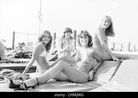 Miss Beach Election Zandvoort, Miss Election, 19-08-1978, Whizgle Dutch News: Immagini storiche su misura per il futuro. Esplora il passato dei Paesi Bassi con prospettive moderne attraverso le immagini delle agenzie olandesi. Colmare gli eventi di ieri con gli approfondimenti di domani. Intraprendi un viaggio senza tempo con storie che plasmano il nostro futuro. Foto Stock