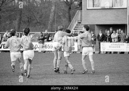 Football, Ripperda - RCH, 05-04-1997, Whizgle Dutch News: Immagini storiche su misura per il futuro. Esplora il passato dei Paesi Bassi con prospettive moderne attraverso le immagini delle agenzie olandesi. Colmare gli eventi di ieri con gli approfondimenti di domani. Intraprendi un viaggio senza tempo con storie che plasmano il nostro futuro. Foto Stock