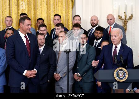 Il presidente DEGLI STATI UNITI Joe Biden dà il benvenuto ai Texas Rangers per festeggiare la loro stagione di campionato delle World Series 2023 nella East Room presso la Casa Bianca di Washington, DC, giovedì 8 agosto 2024. Foto di Yuri Gripas/UPI Foto Stock