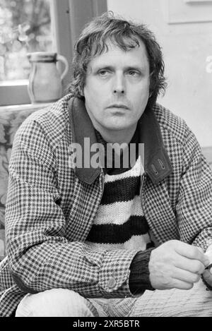 Ritratto Ruud van Hemert produttore televisivo Eemnes, ritratti, televisione, Eemnes, 01-07-1980, Whizgle Dutch News: immagini storiche su misura per il futuro. Esplora il passato dei Paesi Bassi con prospettive moderne attraverso le immagini delle agenzie olandesi. Colmare gli eventi di ieri con gli approfondimenti di domani. Intraprendi un viaggio senza tempo con storie che plasmano il nostro futuro. Foto Stock