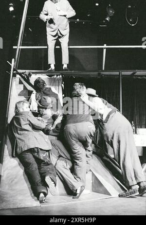 Spettacolo teatrale, 00-00-1981, Whizgle Dutch News: Immagini storiche su misura per il futuro. Esplora il passato dei Paesi Bassi con prospettive moderne attraverso le immagini delle agenzie olandesi. Colmare gli eventi di ieri con gli approfondimenti di domani. Intraprendi un viaggio senza tempo con storie che plasmano il nostro futuro. Foto Stock