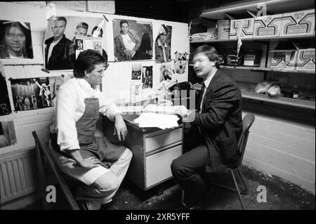 Varie registrazioni Dirck III Zandvoort., Supermarket, Zandvoort, Zandvoort, 17-02-1989, Whizgle Dutch News: immagini storiche su misura per il futuro. Esplora il passato dei Paesi Bassi con prospettive moderne attraverso le immagini delle agenzie olandesi. Colmare gli eventi di ieri con gli approfondimenti di domani. Intraprendi un viaggio senza tempo con storie che plasmano il nostro futuro. Foto Stock