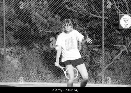 Torneo di tennis Zandvoort varie promozioni vedere la copertina., Tennis, Zandvoort, 05-07-1987, Whizgle Dutch News: Immagini storiche su misura per il futuro. Esplora il passato dei Paesi Bassi con prospettive moderne attraverso le immagini delle agenzie olandesi. Colmare gli eventi di ieri con gli approfondimenti di domani. Intraprendi un viaggio senza tempo con storie che plasmano il nostro futuro. Foto Stock