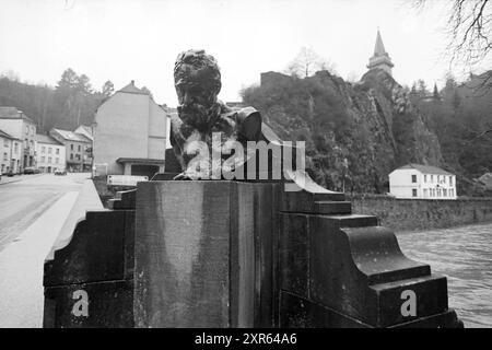 Ecc. ecc.. Vianden Lussemburgo, Lussemburgo, Reportage, Turismo, turisti, Vianden, Lussemburgo, 11-03-1981, Whizgle Dutch News: immagini storiche su misura per il futuro. Esplora il passato dei Paesi Bassi con prospettive moderne attraverso le immagini delle agenzie olandesi. Colmare gli eventi di ieri con gli approfondimenti di domani. Intraprendi un viaggio senza tempo con storie che plasmano il nostro futuro. Foto Stock