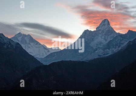 Monte Everest e ama Dablam all'alba Foto Stock