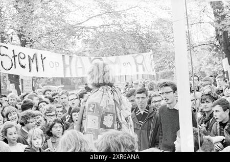 Elezioni del Consiglio scolastico Mendelcollege e Karel van Manderlyceum, giochi giovanili e giovanili, scuole, 11-10-1963, Whizgle Dutch News: Immagini storiche su misura per il futuro. Esplora il passato dei Paesi Bassi con prospettive moderne attraverso le immagini delle agenzie olandesi. Colmare gli eventi di ieri con gli approfondimenti di domani. Intraprendi un viaggio senza tempo con storie che plasmano il nostro futuro. Foto Stock